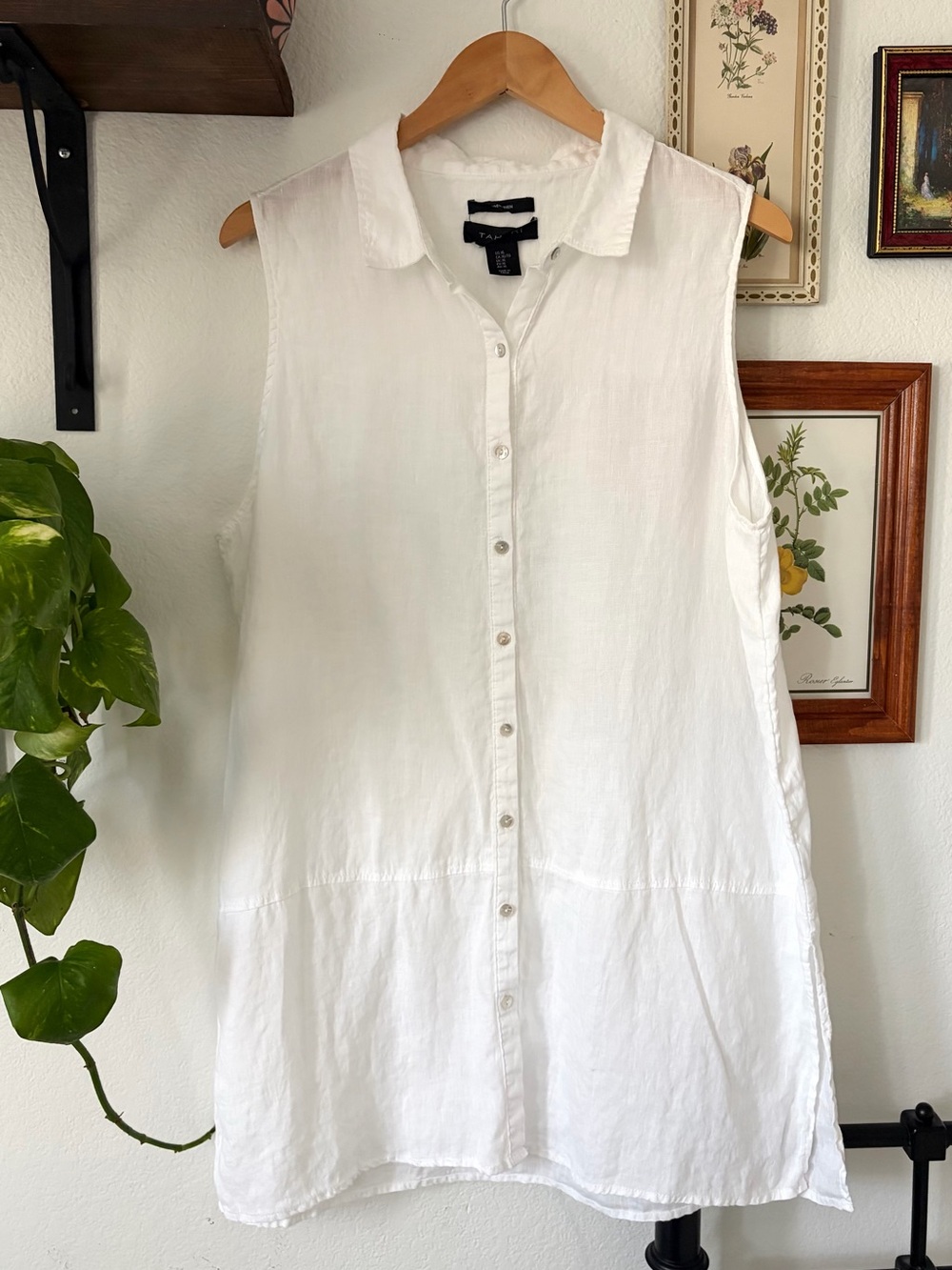 Lightweight Linen Sleeveless Collared White Button-Front Tunic - XL